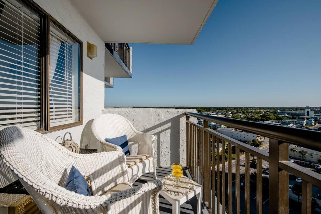 Royal Retreat-Amazing View-King Bed-1 Bedroom-Full Kitchen-Free Parking-Self Check-In Μιρτλ Μπιτς Εξωτερικό φωτογραφία