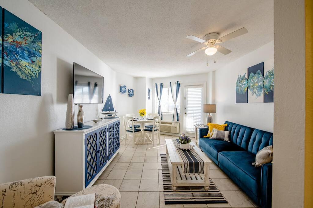 Royal Retreat-Amazing View-King Bed-1 Bedroom-Full Kitchen-Free Parking-Self Check-In Μιρτλ Μπιτς Εξωτερικό φωτογραφία