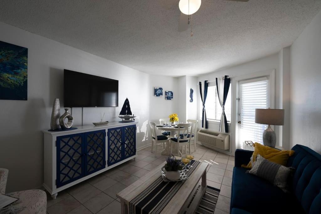 Royal Retreat-Amazing View-King Bed-1 Bedroom-Full Kitchen-Free Parking-Self Check-In Μιρτλ Μπιτς Εξωτερικό φωτογραφία
